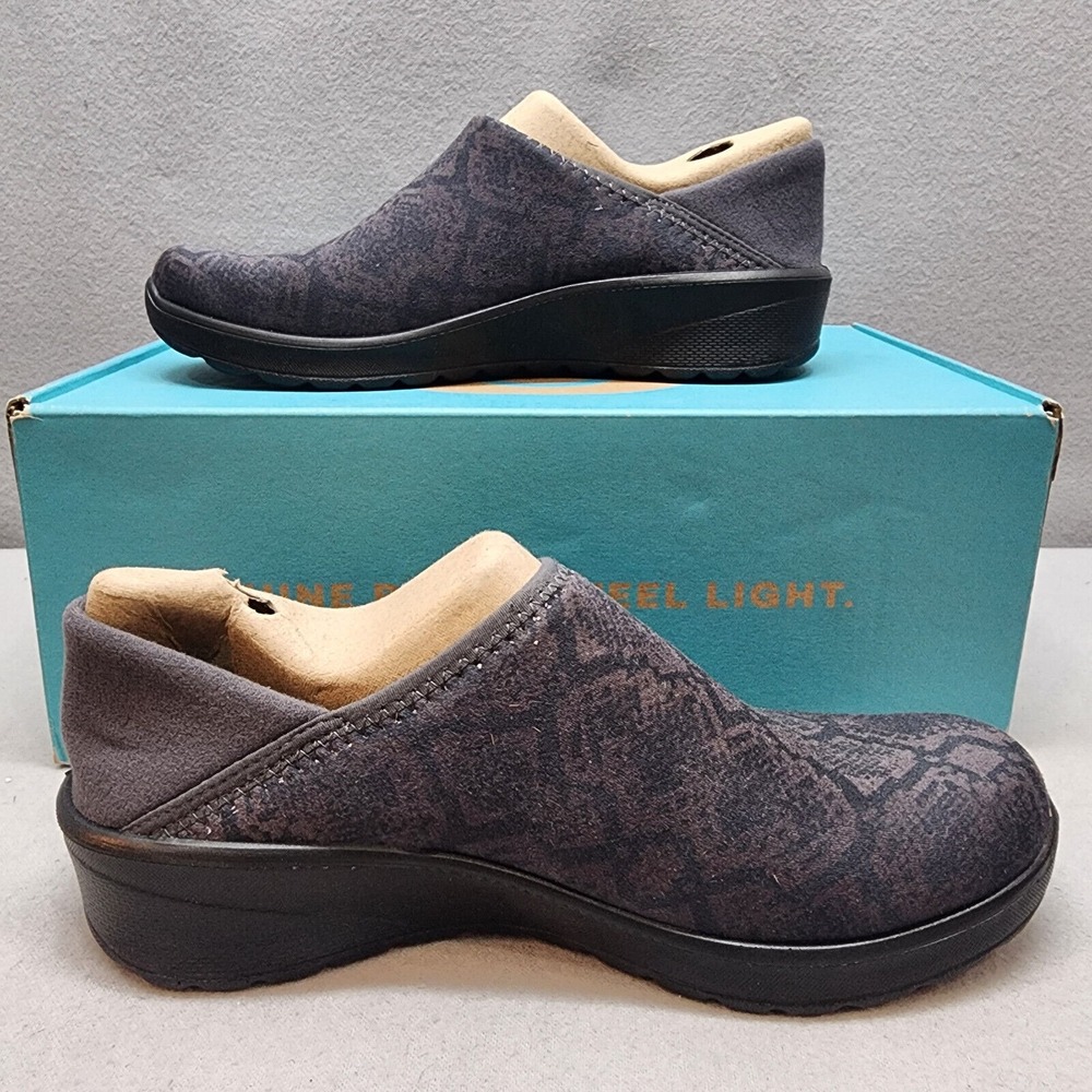 Bzees Slip On Clogs Charcoal Grey Snakeskin Print Comfort Shoes Womens 5M
